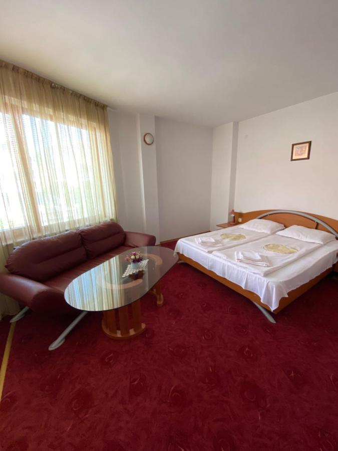 Family Hotel The Golden Fish Sozopol Extérieur photo