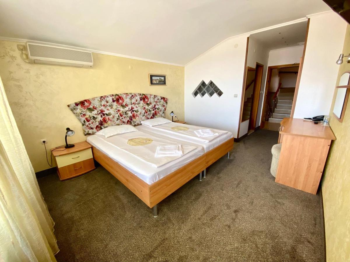 Family Hotel The Golden Fish Sozopol Extérieur photo