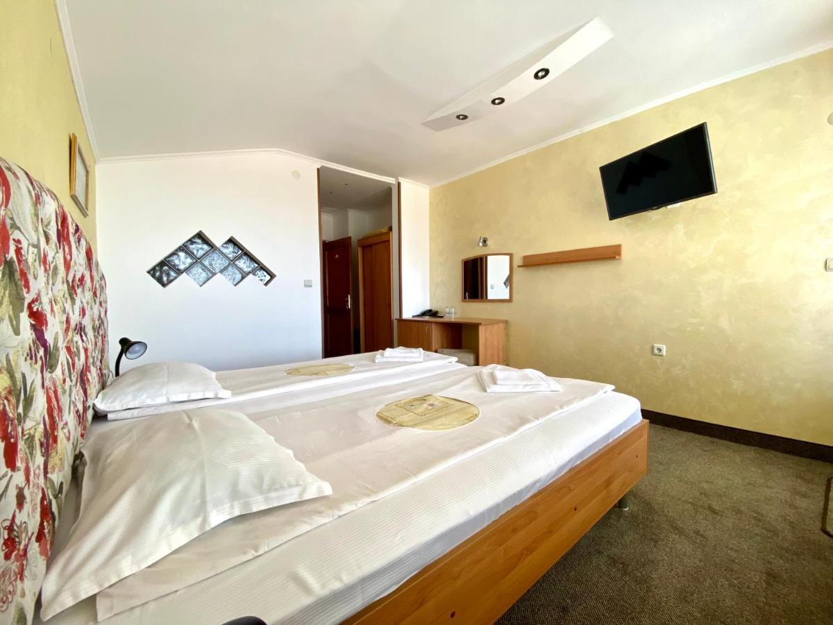 Family Hotel The Golden Fish Sozopol Extérieur photo