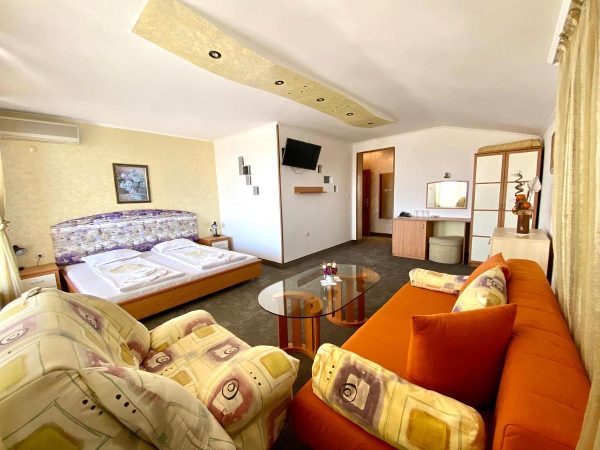 Family Hotel The Golden Fish Sozopol Extérieur photo