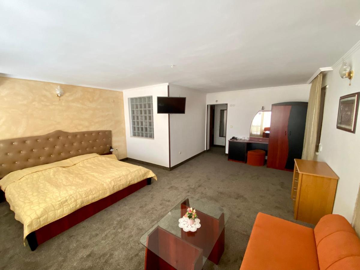 Family Hotel The Golden Fish Sozopol Extérieur photo